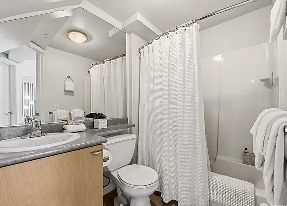 Montreux Condominiums Bathrooms
