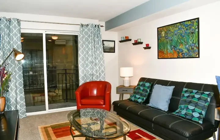 Montreux Condominiums Living