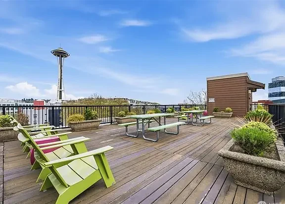Montreux Condominiums Rooftop