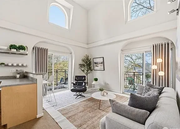 Montreux Condominiums Living