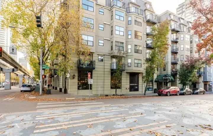 Montreux Condominiums Exterior
