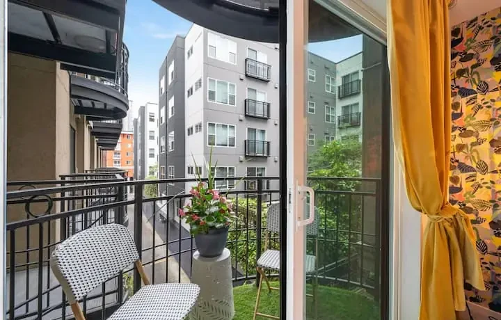Montreux Condominiums Exterior