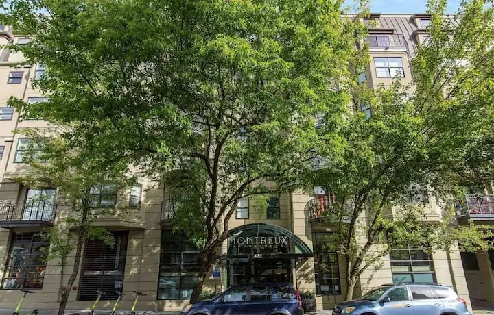 Montreux Condominiums Exterior