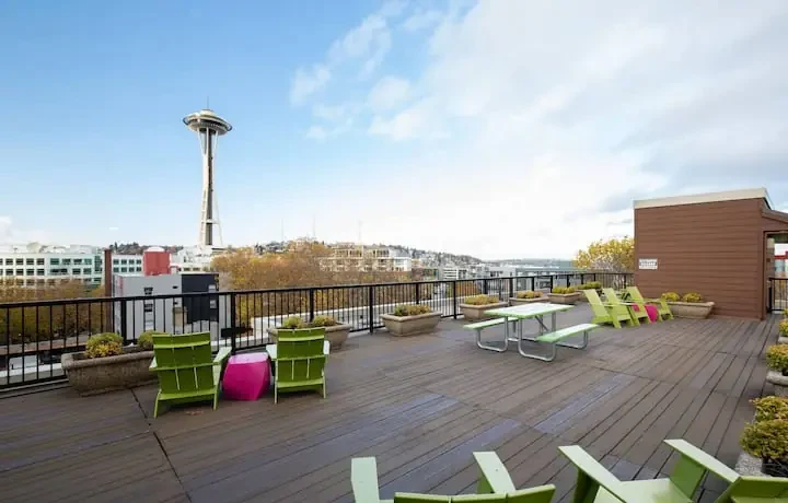 Montreux Condominiums Exterior